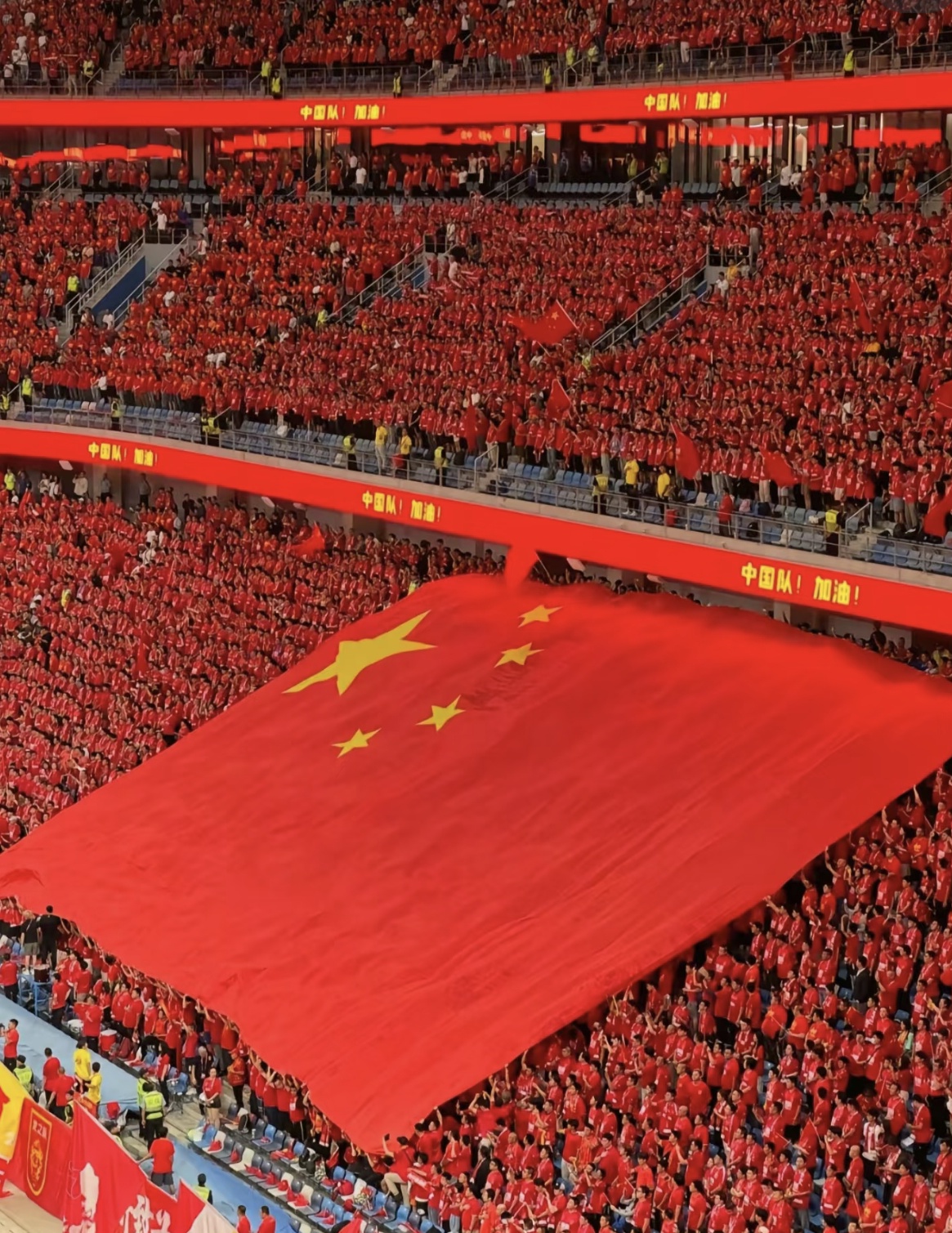 包含Scout重返赛场，最后时刻胜出首场状态出色，澳大利亚队观众沸腾！的词条