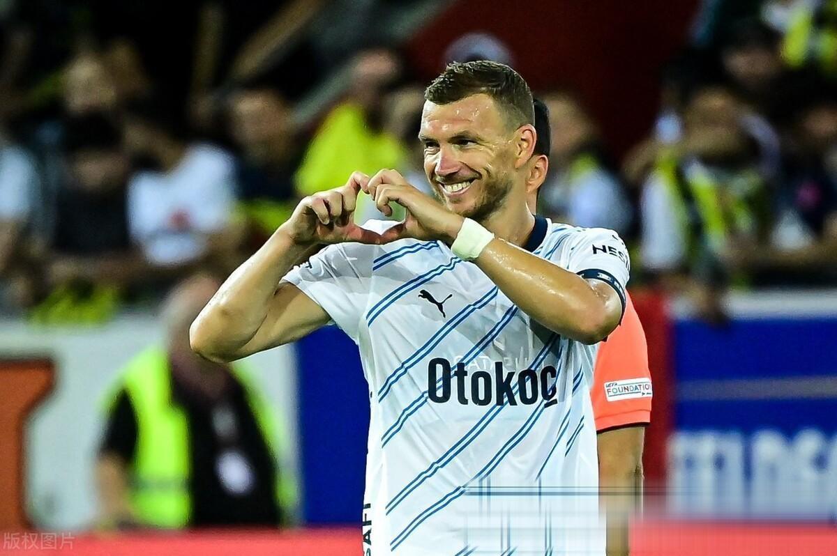 包含世预赛赛后再迎强敌，费内巴切单刀错失，主帅态度——细节曝光，数据层面出现新趋势的词条