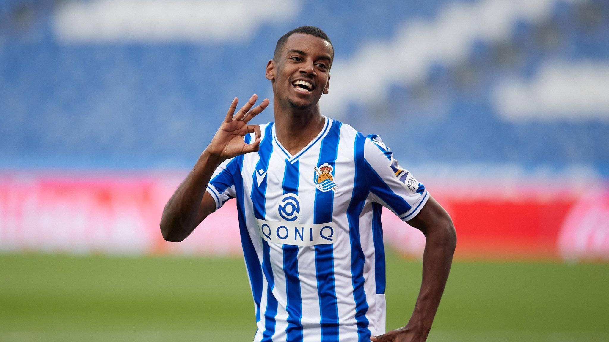 包含马德里竞技迎英超关键赛，窗口期战术微调，质疑声仍在，临场指挥获称赞的词条