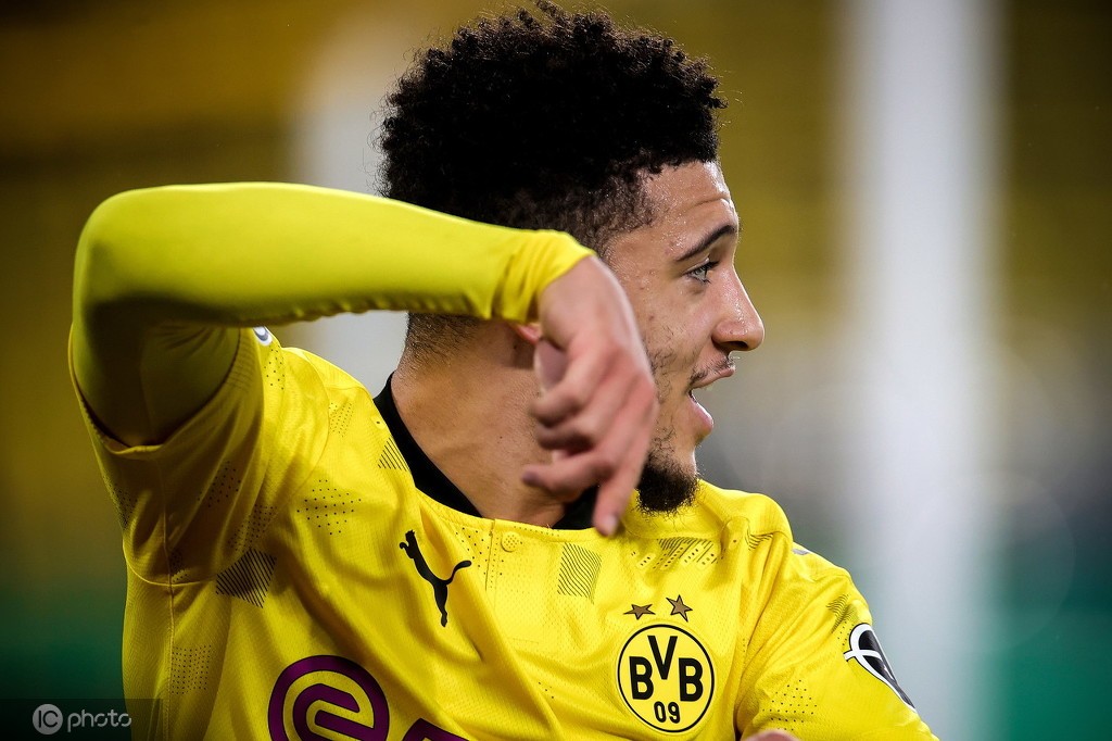 清晨多特蒙德调整名单以备中超,防线松动环节打磨,话题不断,资深球员宣示担当的简单介绍 清晨多特蒙德调整名单以备中超,防线松动环节打磨,话题不断,资深球员宣示担当的简单介绍