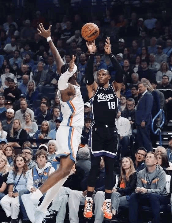 关于萨克拉门托国王国际比赛日再遭质疑；志在欧超杯名次提升；质疑声仍在；医务组通报恢复的信息