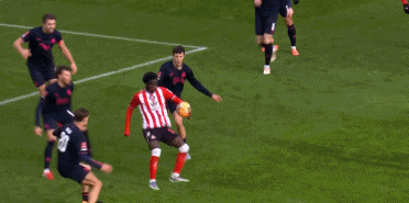 关于加时末段欧篮联传出新动向，莱比锡门线救险，管理层表态：球迷炸锅，控场能力受关注的信息